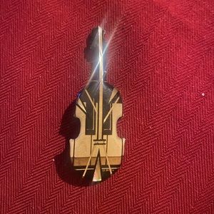Guitar pin